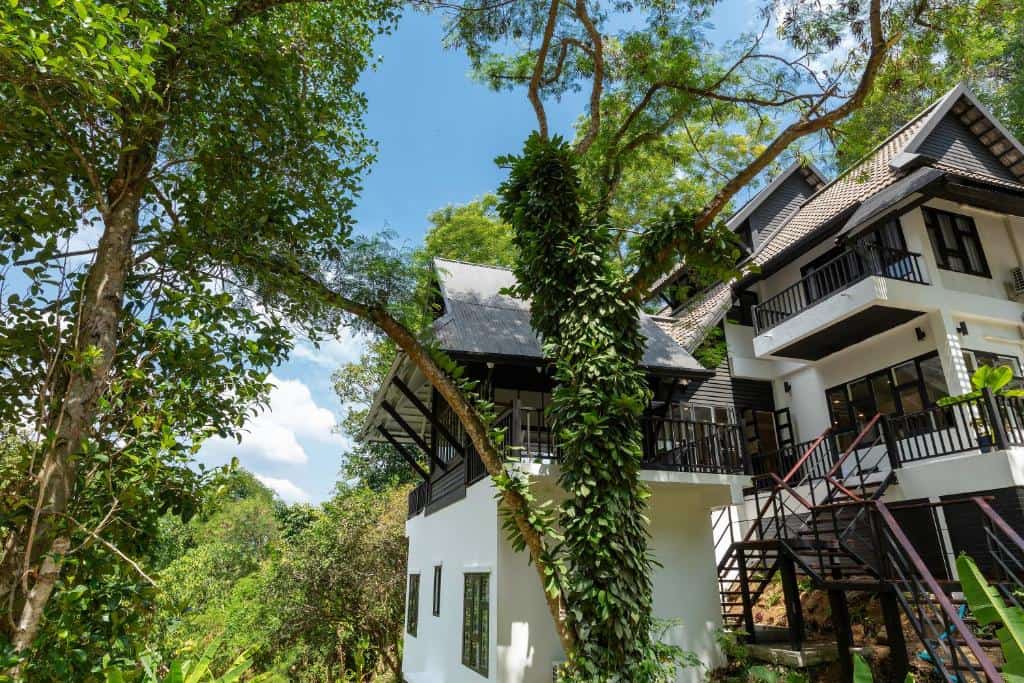 Exterior view villa at Patong Garden House in Patong Beach