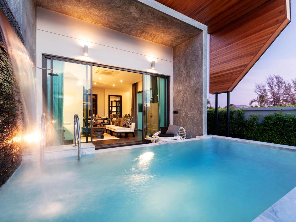 The 8 Pool Villa