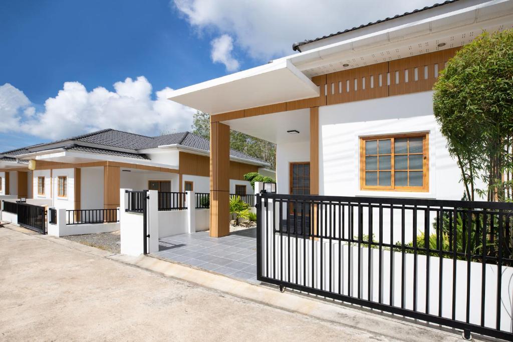 Exterior view at Villa Sunrise Garden in Phuket